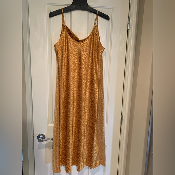 cute& soft orange dress w/ leopard detail prints - Picture 1 of 3